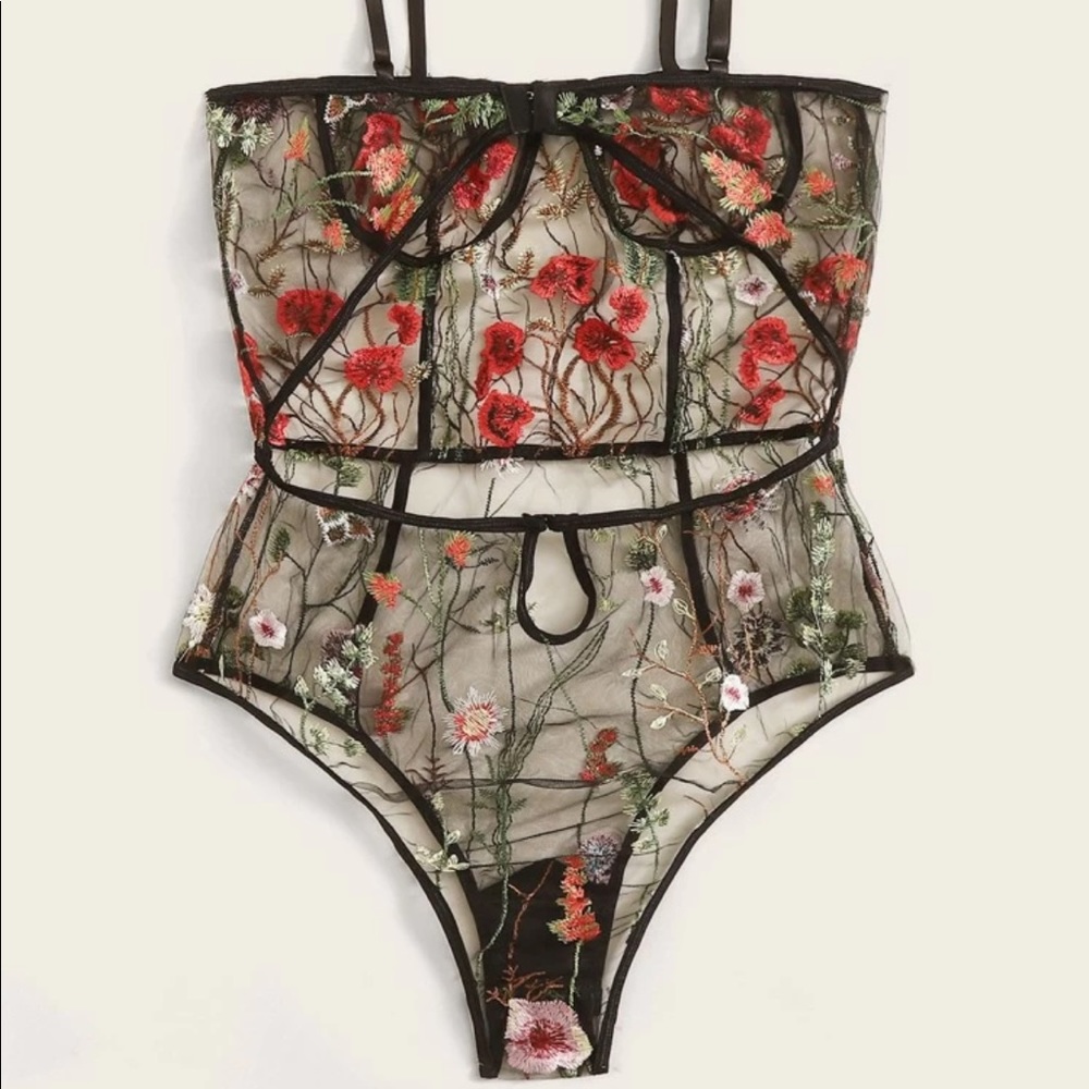 FLORAL MESH EMBROIDERED TEDDY/BODYSUIT